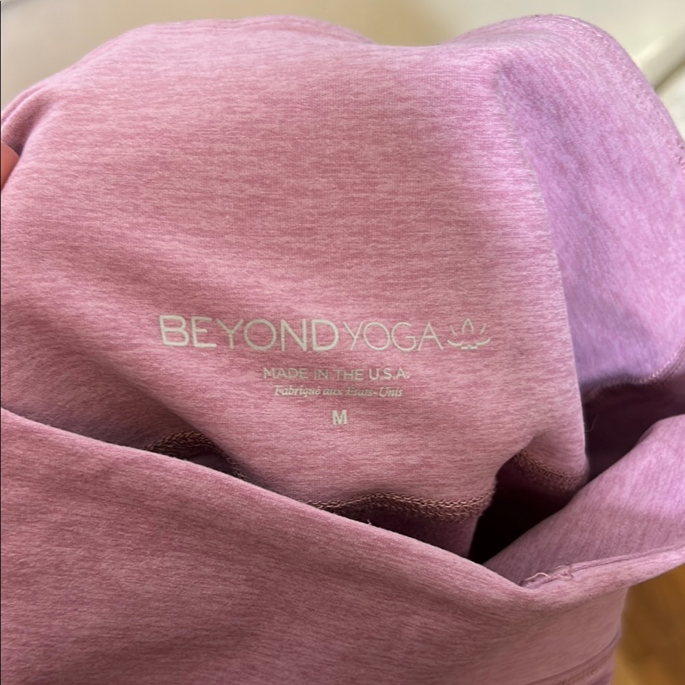 Beyond Yoga Caught in the Midi High Rise Leggings - Picture 3 of 4